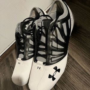 Under Armour Mens football cleats size 13.5